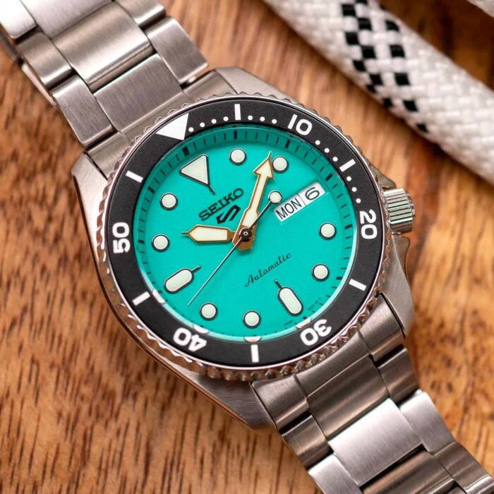 Seiko 5 Sports SKX Midi Automatic Teal Dial Silver Steel Strap Watch For Men - SRPK33K1 - Image 7